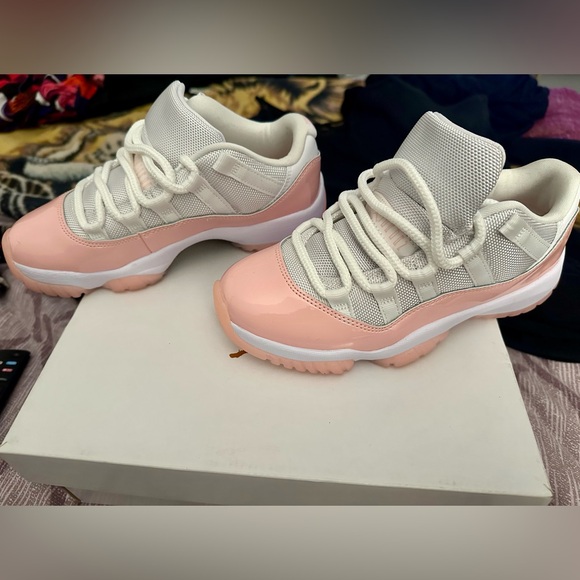 WMNS Air Jordan 11 Retro Low - Picture 7 of 7